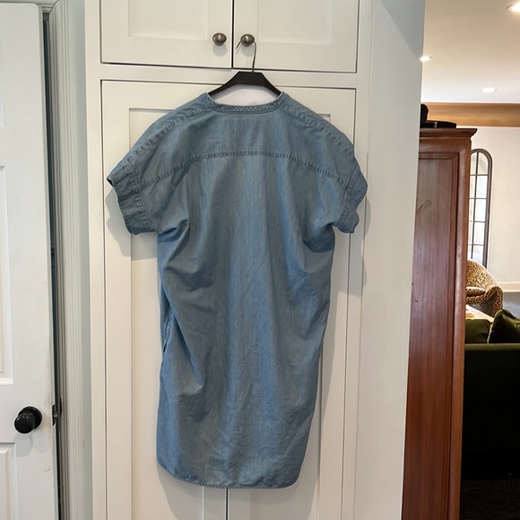 Everlane Splitneck Denim Smock Jean Dress in Light Washed Blue - Picture 6 of 6